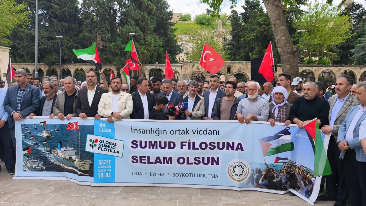 KAHRAMANMARAŞ (AA) – Kahramanmaraş, Şanlıurfa, Kilis'te vatandaşlar, İsrail'in Gazze'ye insani
