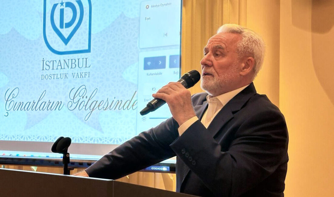 İSTANBUL (AA) – İstanbul Dostluk Vakfının "Çınarlar Buluşması"nda, Milli Görüş