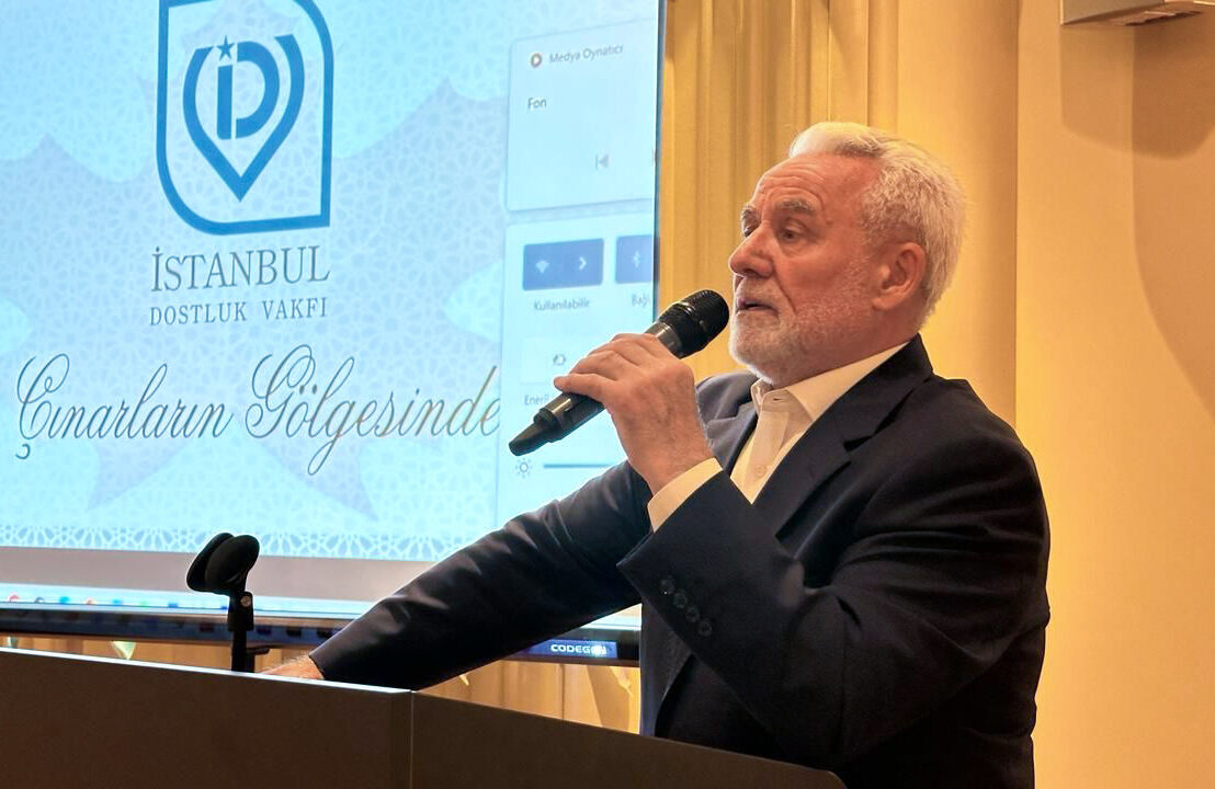 İSTANBUL (AA) – İstanbul Dostluk Vakfının "Çınarlar Buluşması"nda, Milli Görüş