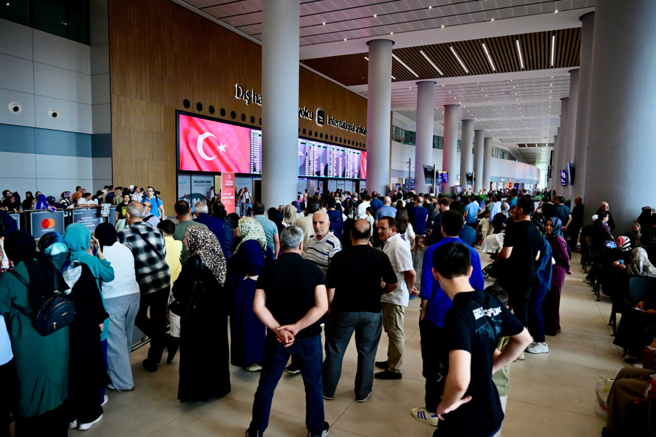 İSTANBUL (AA) – Kurban Bayramı tatilini İstanbul dışında geçirenlerin kente