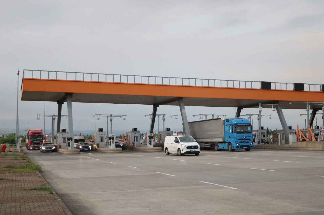 YALOVA (AA) – İstanbul-İzmir Otoyolu ile Osmangazi Köprüsü'nde Kurban Bayramı