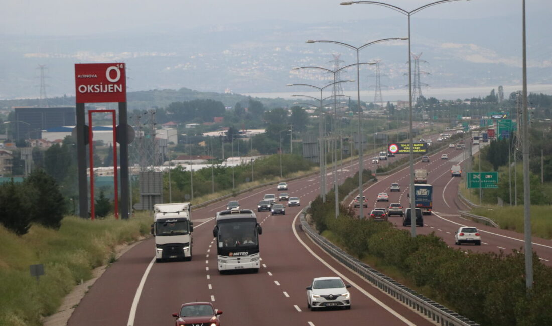 YALOVA (AA) – Kurban Bayramı tatili dolayısıyla İstanbul-İzmir Otoyolu ile