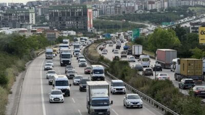 BURSA (AA) – Kurban Bayramı tatili dolayısıyla İstanbul-İzmir Otoyolu'nda hareketlilik
