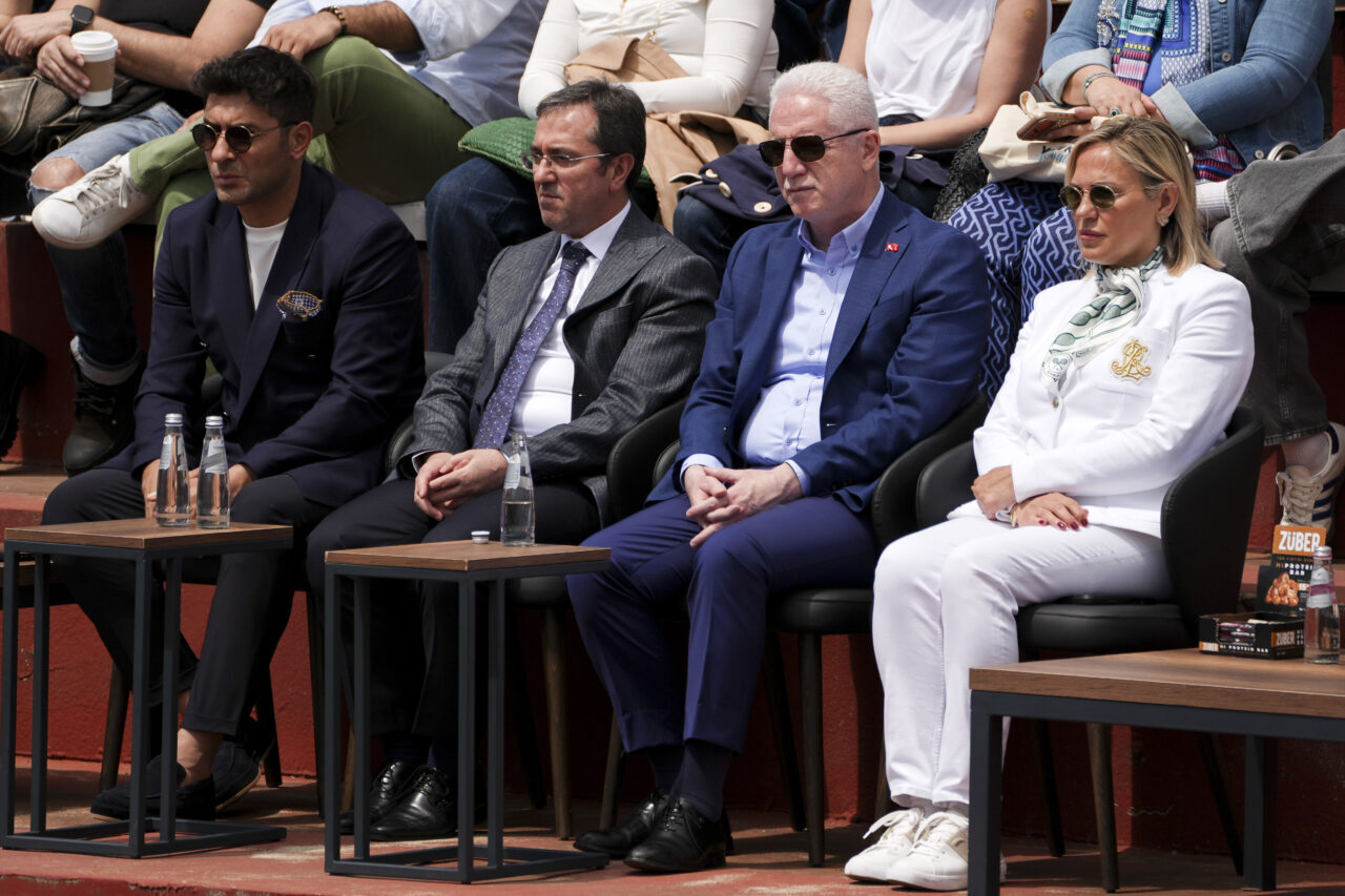 İSTANBUL (AA) – İstanbul Open Tenis Turnuvası'nda tekler şampiyonu Maria