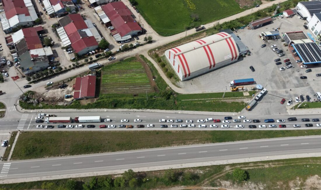 AMASYA (AA) – İstanbul-Samsun kara yolunun Amasya geçişinde Kurban Bayramı