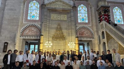 İSTANBUL (AA) – İstanbul'da tıp fakültelerinde eğitimlerini başarıyla tamamlayan genç