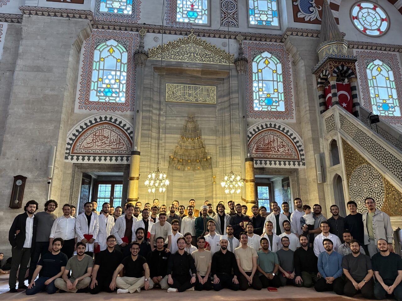 İSTANBUL (AA) – İstanbul'da tıp fakültelerinde eğitimlerini başarıyla tamamlayan genç