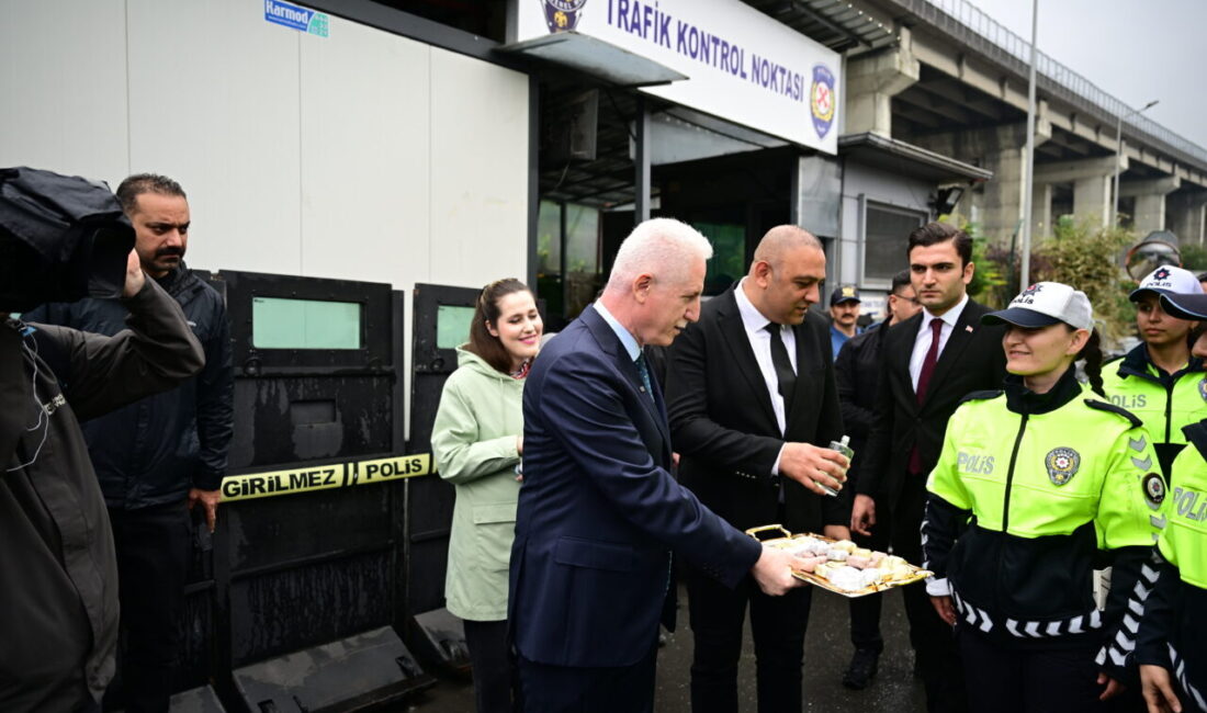 - "Bayram süresince emniyetimiz, jandarmamız, Sahil Güvenliğimiz, toplam 44 bin