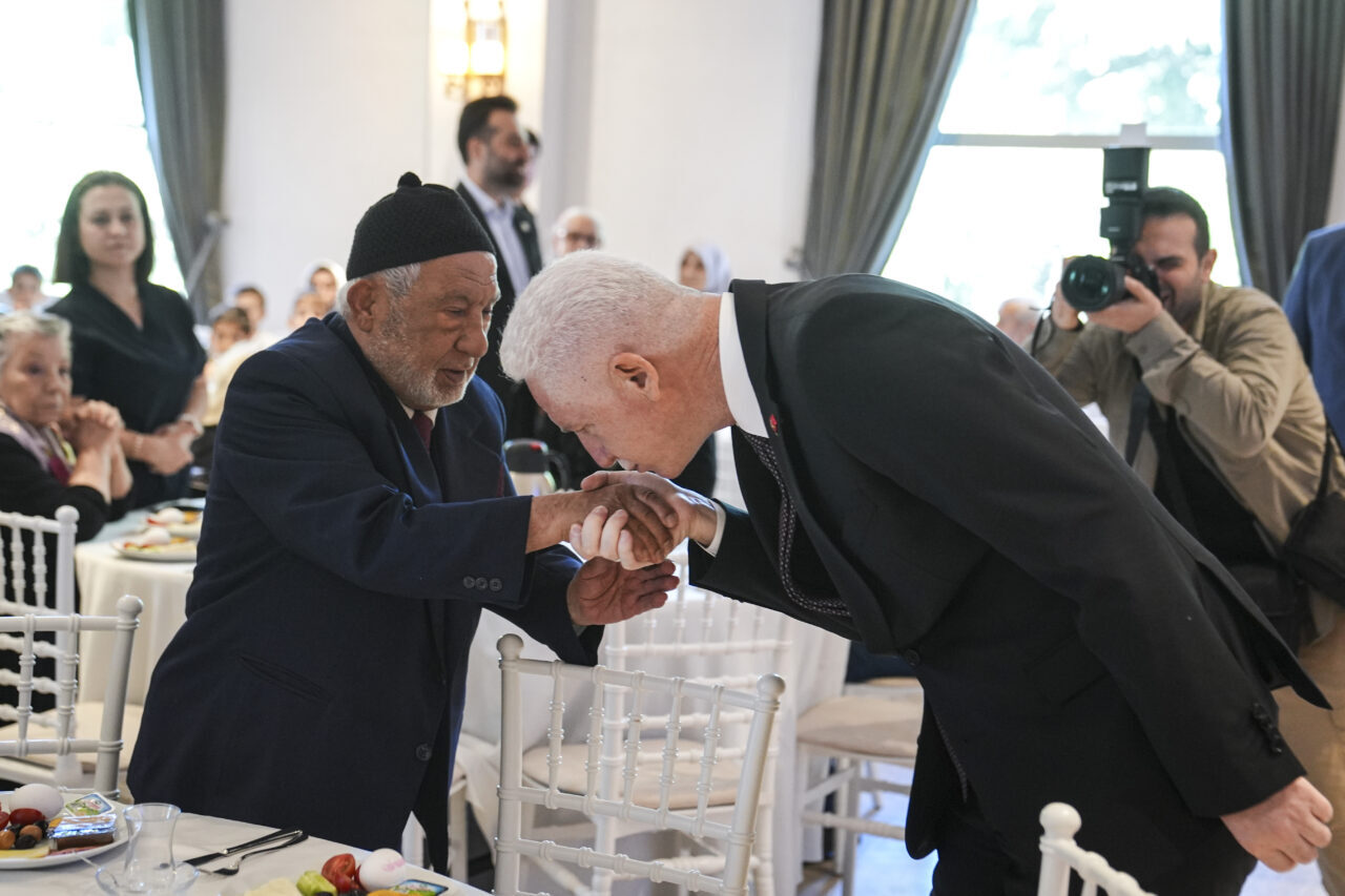 İSTANBUL (AA) – İstanbul Valisi Davut Gül, Kurban Bayramı dolayısıyla