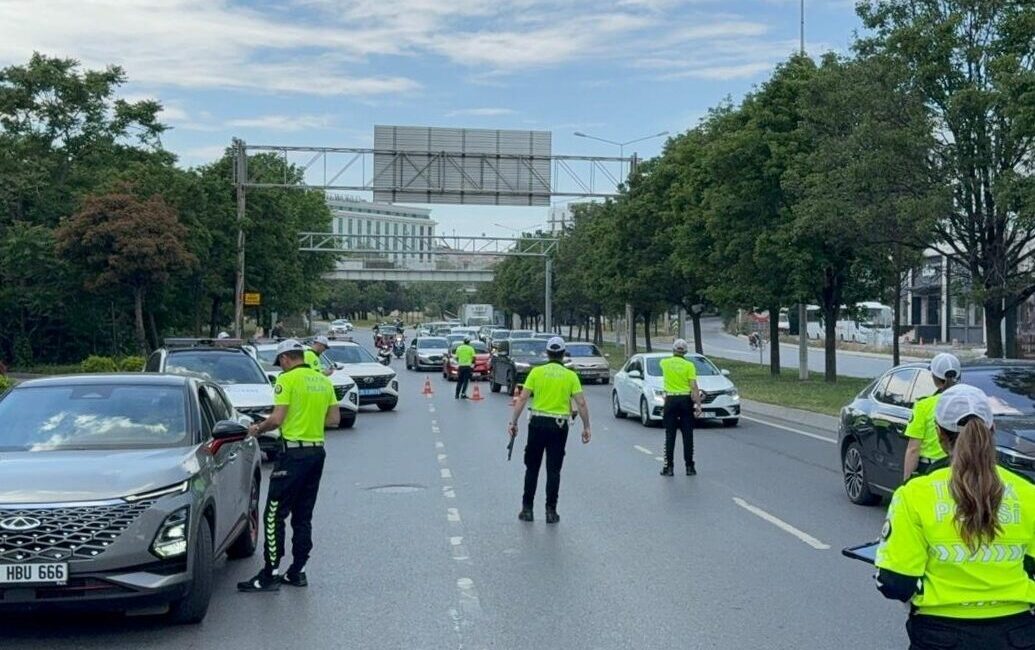 İSTANBUL (AA) – İstanbul Emniyet Müdürlüğü ekipleri, Kurban Bayramı öncesinde