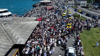 İSTANBUL (AA) – İstanbul'da Kurban Bayramı'nın ikinci gününde vatandaşlar, ağırlıklı