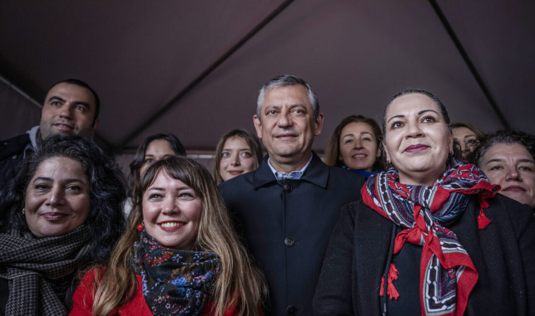 - CHP Genel Başkanı Özgür Özel:
- "Seneye kanlı 1 Mayıs'ın
