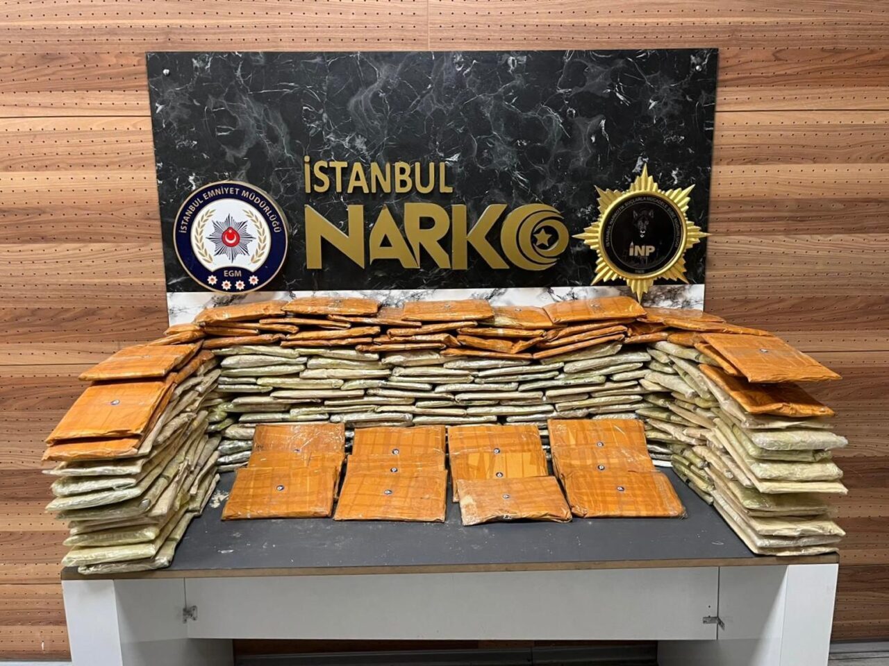 İSTANBUL (AA) – İstanbul'da bir kamyonette 92 kilo 500 gram