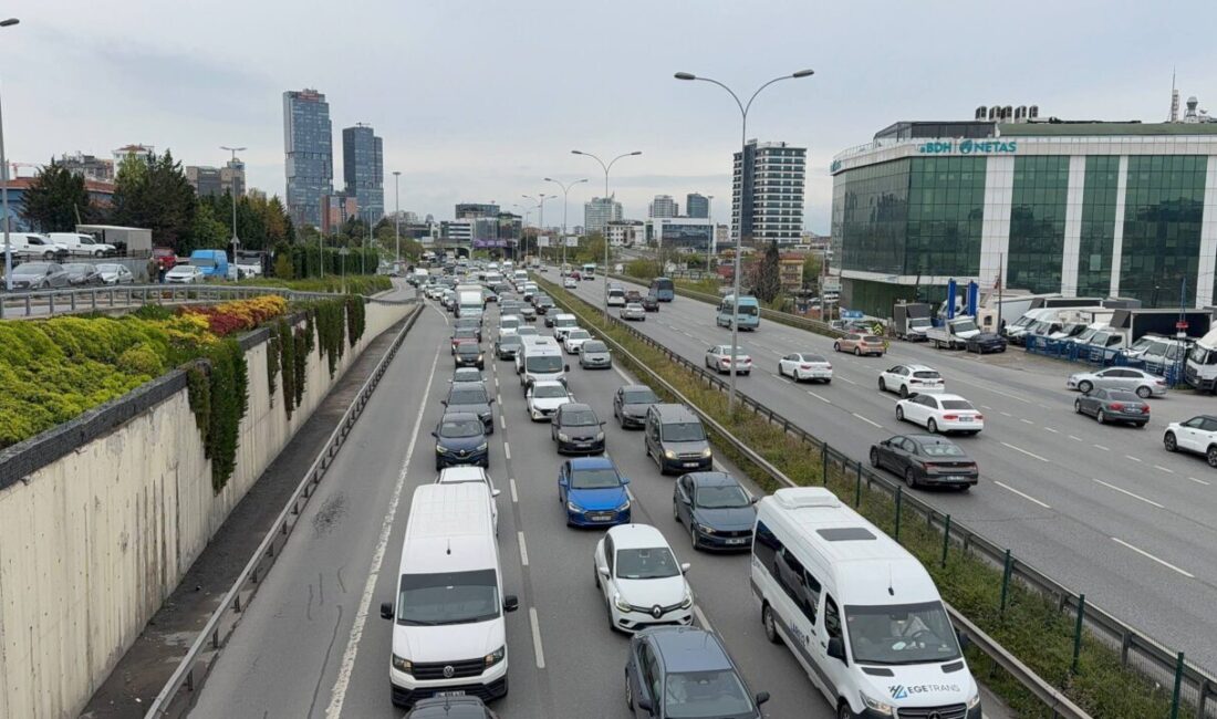 - Anadolu Yakası'ndaki TEM Otoyolu'nda Sancaktepe ile 15 Temmuz Şehitler