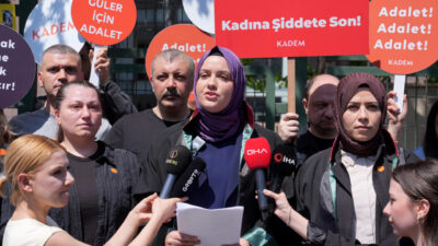 - Mahkeme heyeti, sanık Yavuz Güngör'ü "kadına karşı kasten öldürme"