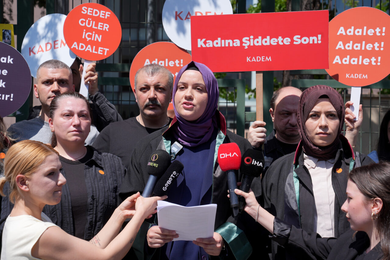 - Mahkeme heyeti, sanık Yavuz Güngör'ü "kadına karşı kasten öldürme"