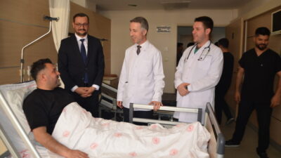 - İstanbul Üniversitesi İstanbul Tıp Fakültesinden Prof. Dr. Tzevat Tefik:
-