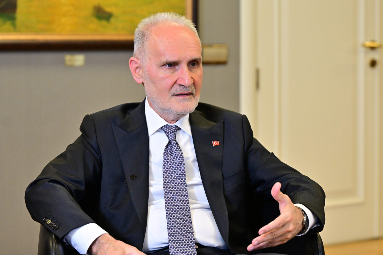 - "Günlük problemlerimizi giderecek mikro adımları çok hızlı ve seri