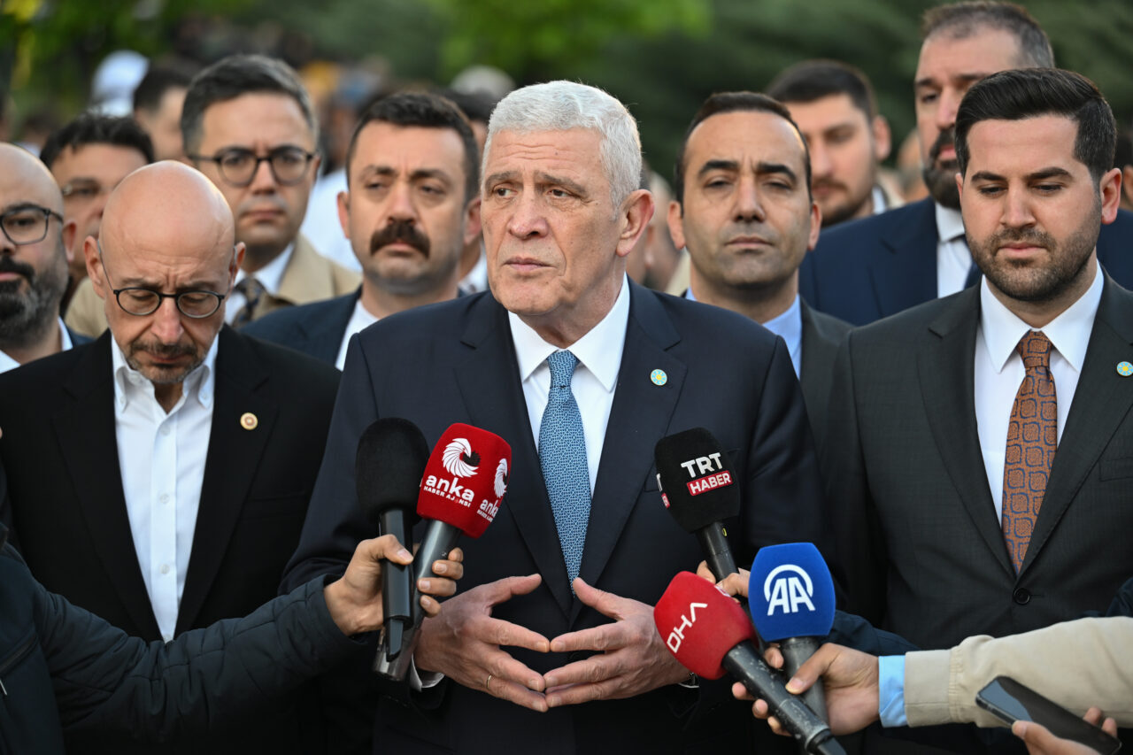 - "Ben insanlara bu bayramda huzur, bereket, mutluluk, demokrasi, adalet,