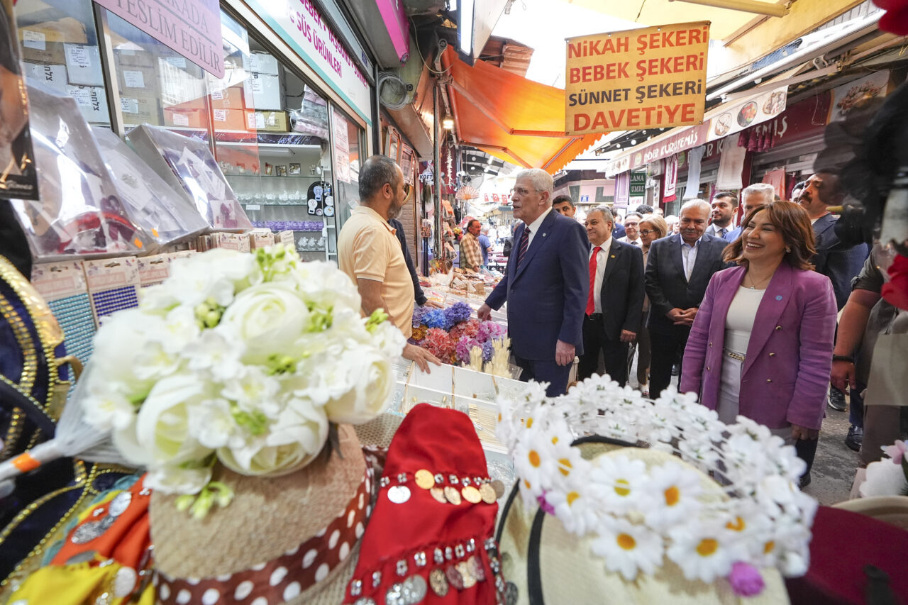 İZMİR (AA) – İYİ Parti Genel Başkanı Müsavat Dervişoğlu, İzmir'de