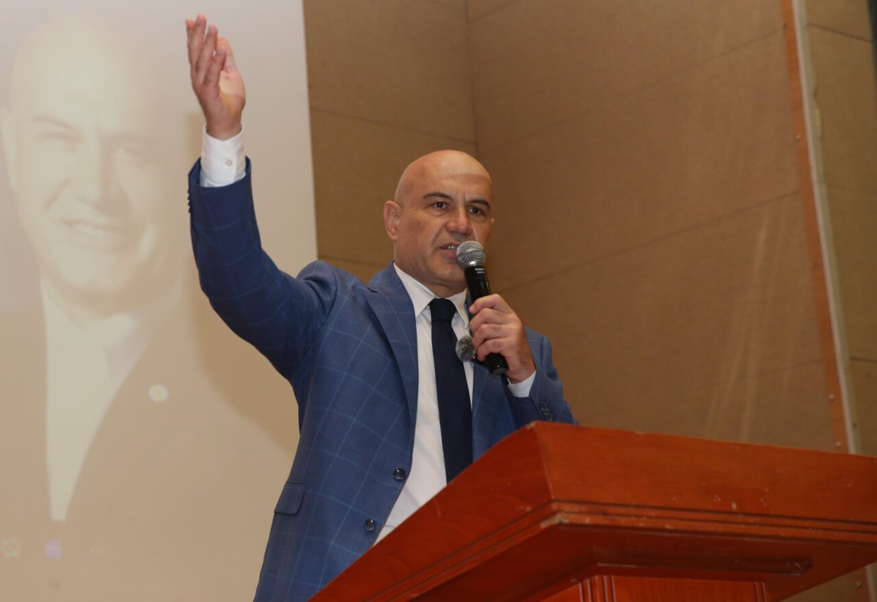 RİZE (AA) – İYİ Parti Grup Başkanvekili Turhan Çömez, Rize'de