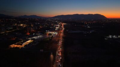 MANİSA (AA) – Kurban Bayramı tatilinin üçüncü gününde dönüş yoluna