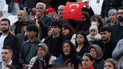 İZMİR (AA) – Azerbaycan Halk Sanatçısı Alim Gasımov ile kızı