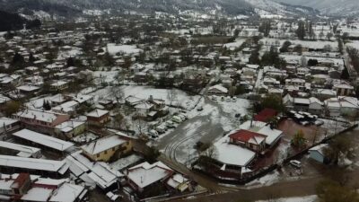 İZMİR (AA) – İzmir'in Ödemiş ilçesinde yüksek kesimler kar yağışıyla