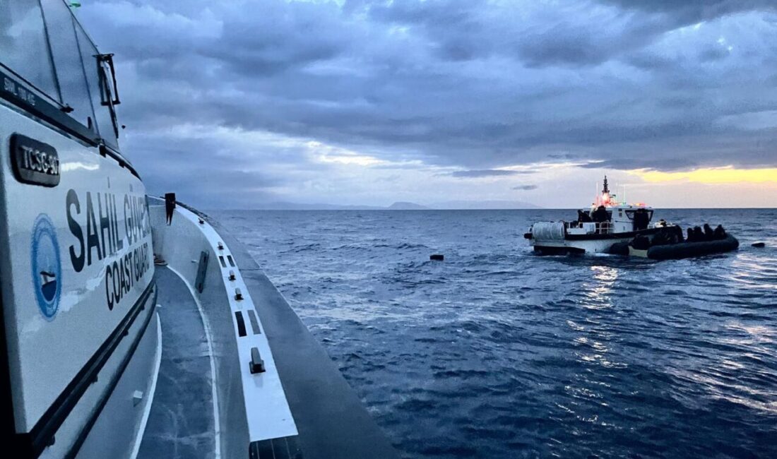 İZMİR (AA) – İzmir'in Karaburun ilçesi açıklarında 34 düzensiz göçmen