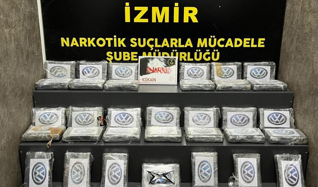 İZMİR (AA) – İzmir'in Karabağlar ve Karşıyaka ilçelerinde düzenlenen iki