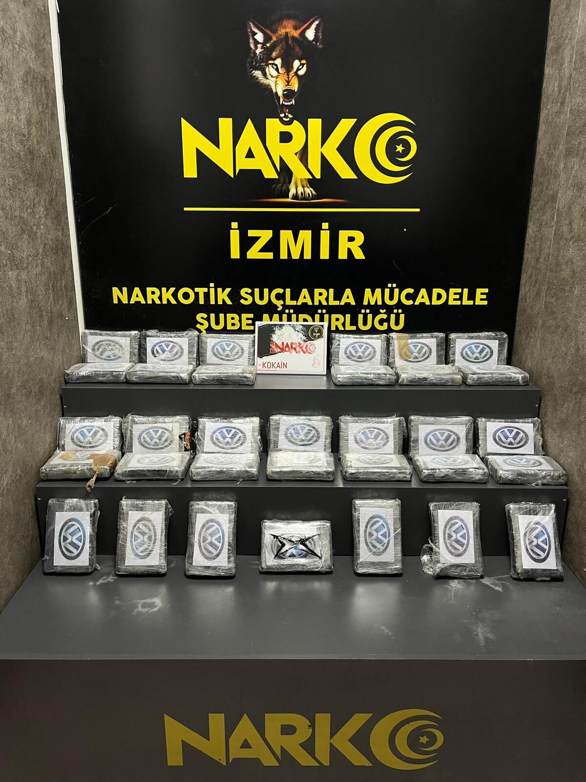 İZMİR (AA) – İzmir'in Karabağlar ve Karşıyaka ilçelerinde düzenlenen iki