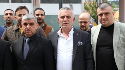 - Kemeraltı Çarşı Esnaf Koruma Derneği Başkanı Zafer Bilici:
- "Öyle