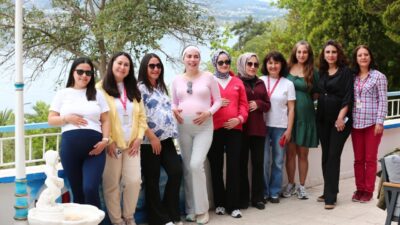 İZMİR (AA) – İzmir'de gebeler ve ebeler, Anneler Günü dolayısıyla