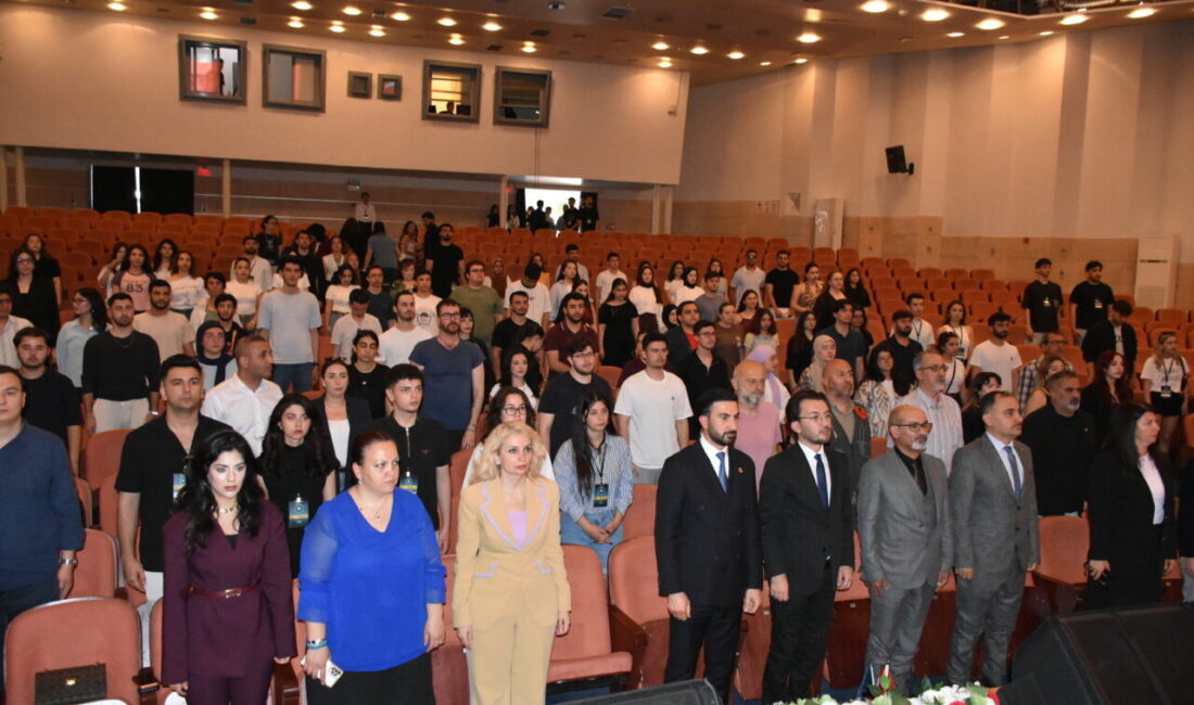 İZMİR (AA) – İzmir'de, Türk Dünyası Gençlik Vakfı bünyesinde faaliyet