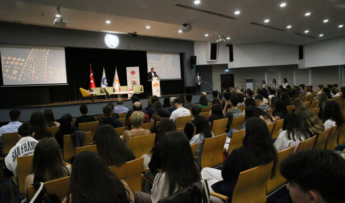 - Atatürk Araştırma Merkezi Başkanı Prof. Dr. Ahmet Kılınç:
- "Türk