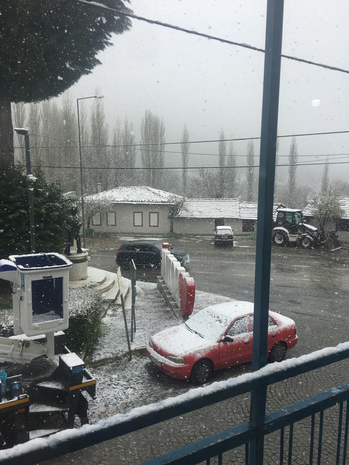 İZMİR (AA) – İzmir'in Ödemiş ilçesinde yüksek kesimlerde kar etkili