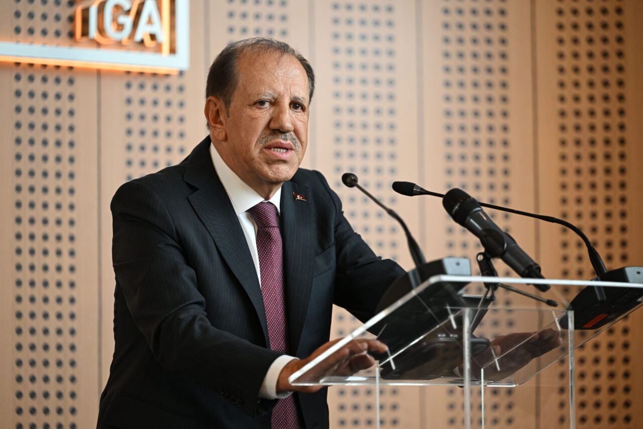 - İGA Yönetim Kurulu Başkanı Cemal Kalyoncu:
- "Yolcu kapasitesinin 120