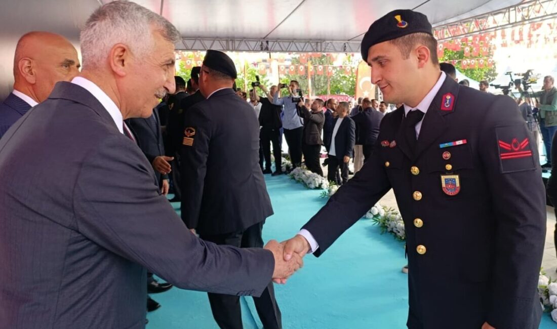 KAHRAMANMARAŞ (AA) – Kahramanmaraş'ta Kurban Bayramı dolayısıyla bayramlaşma programı düzenlendi.