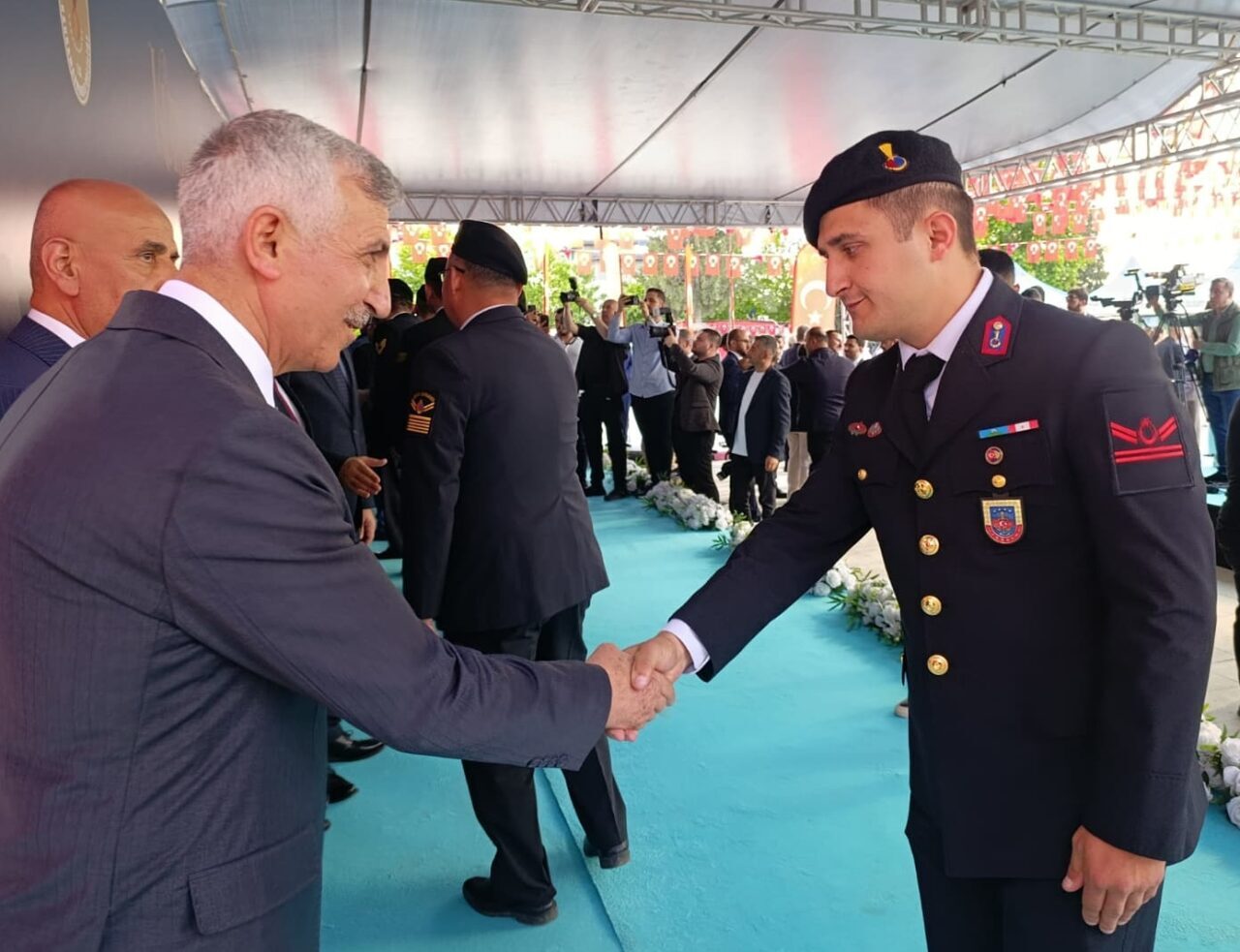 KAHRAMANMARAŞ (AA) – Kahramanmaraş'ta Kurban Bayramı dolayısıyla bayramlaşma programı düzenlendi.
