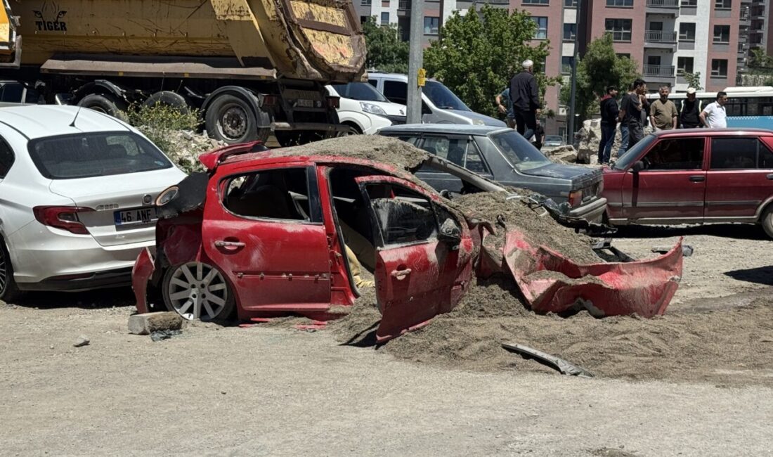 KAHRAMANMARAŞ (AA) – Kahramanmaraş'ın Dulkadiroğlu ilçesinde freni arızalanan kamyonun 7