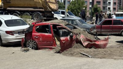 KAHRAMANMARAŞ (AA) – Kahramanmaraş'ın Dulkadiroğlu ilçesinde freni arızalanan kamyonun 7