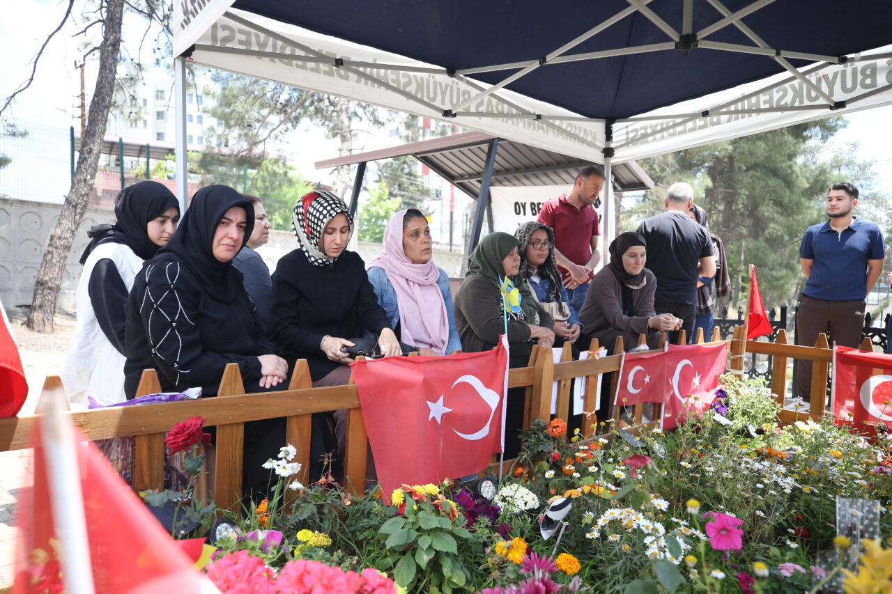 KAHRAMANMARAŞ (AA) – Kahramanmaraş'ta 15 Nisan'da Ayser Çalık Ortaokulu'na düzenlenen