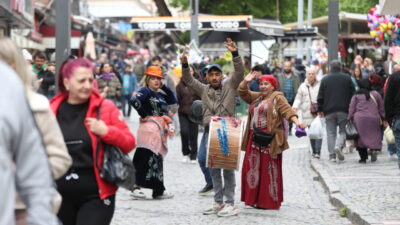 - Romanların Hıdrellez’i olarak bilinen Kakava, "Baba Fingo" efsanesiyle her