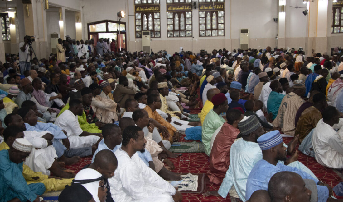 YAOUNDE (AA) – Kamerun’da Müslümanlar, Kurban Bayramı dolayısıyla sabahın erken
