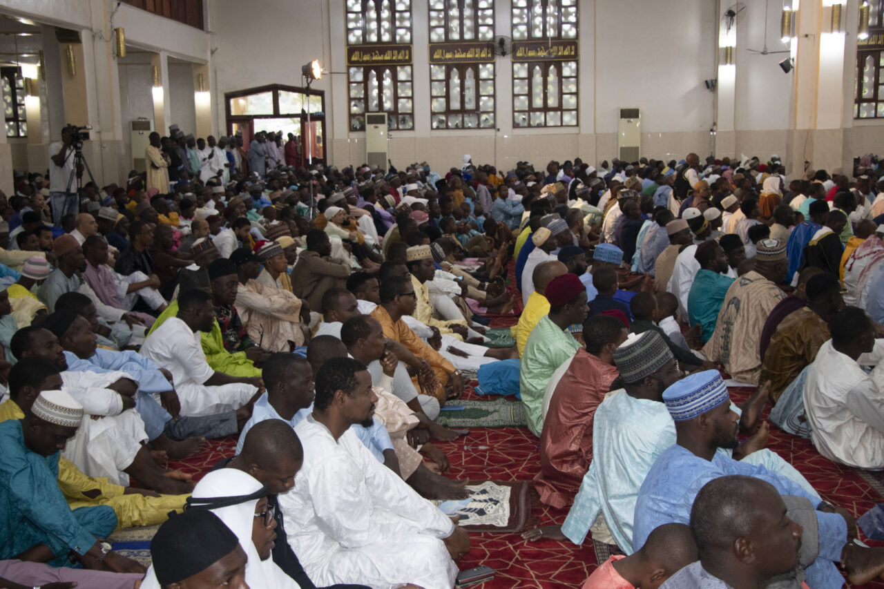 YAOUNDE (AA) – Kamerun’da Müslümanlar, Kurban Bayramı dolayısıyla sabahın erken
