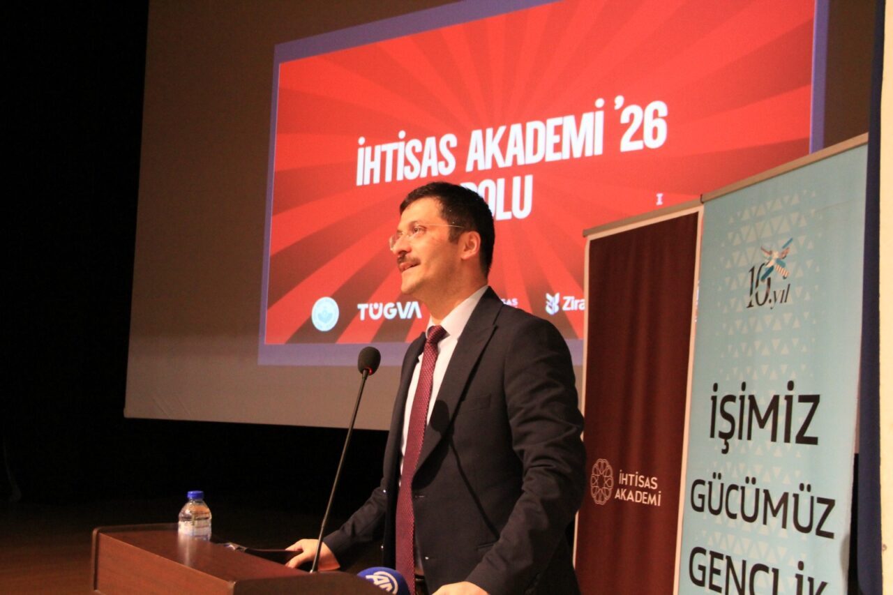 - "Her 10 vatandaşımızın yaklaşık 7'si normal kilosunun üzerinde. Bunlardan