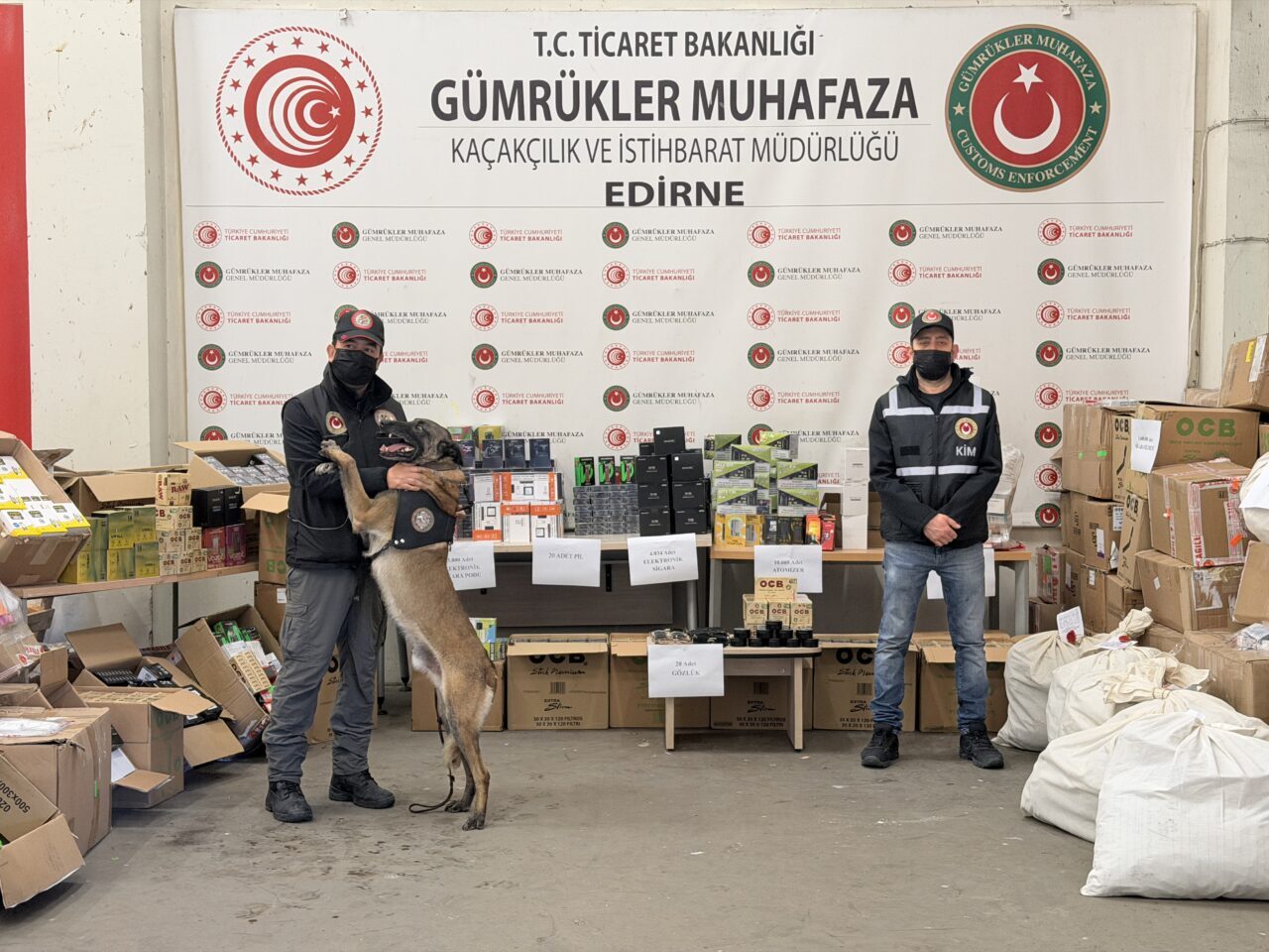 EDİRNE (AA) – Kapıkule Sınır Kapısı'nda bir tırda 32 kilo