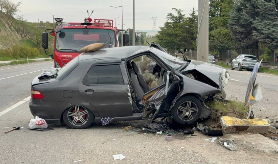 KARABÜK (AA) – Karabük'ün Safranbolu ilçesinde otomobilin refüje çarpması sonucu