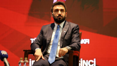 - AK Parti İzmir Milletvekili Mehmet Muharrem Kasapoğlu:
- "İdeolojisi, fikri,