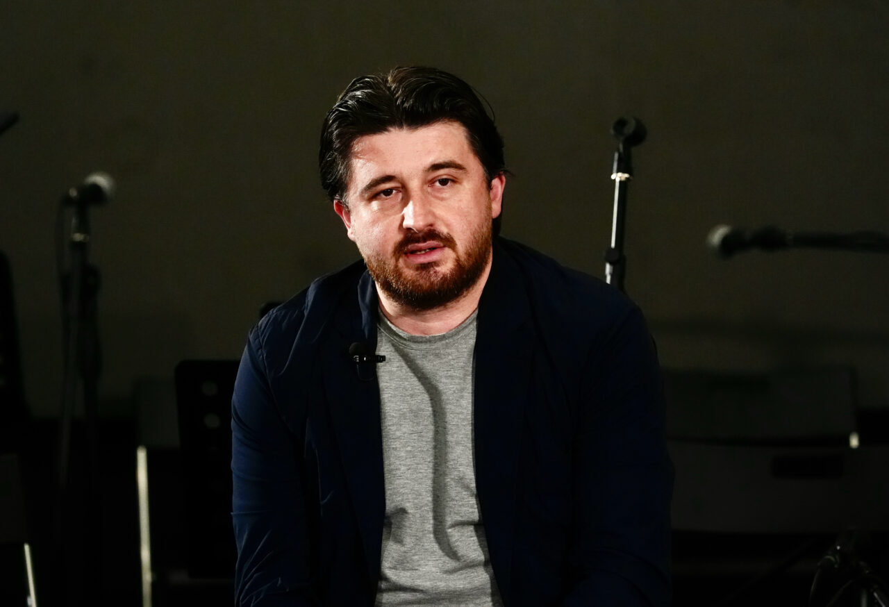- Kültür Medeniyet Vakfı Sanat Danışmanı Serhat Kula:
- "Projenin çıkış